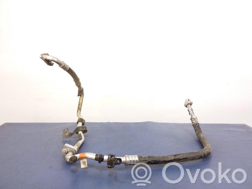 Ford Focus Ilmastointilaitteen putki (A/C) 