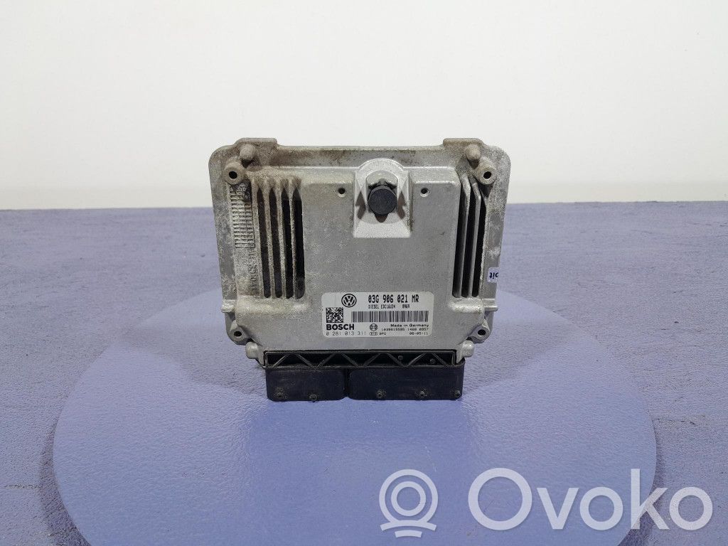 Volkswagen PASSAT B6 Engine control unit/module ECU 