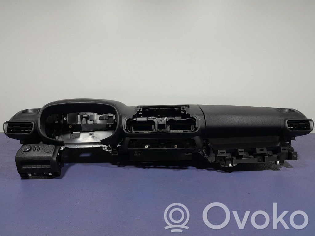 Opel Combo E Panel de instrumentos 