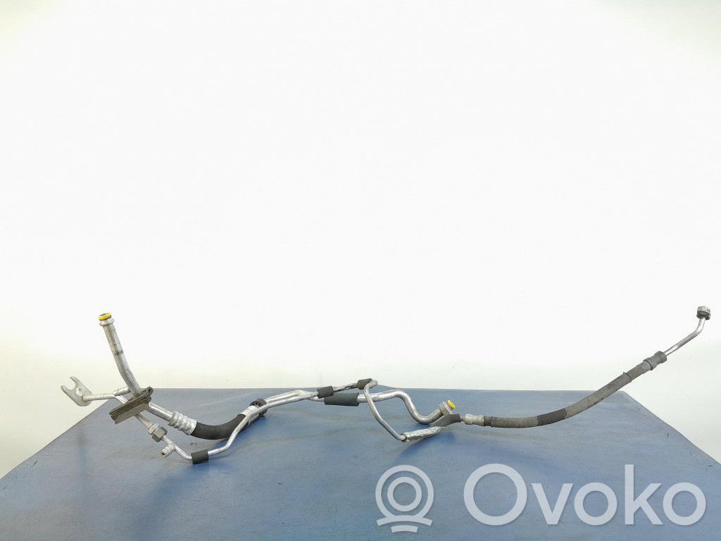 Audi A4 S4 B7 8E 8H Ilmastointilaitteen putki (A/C) 