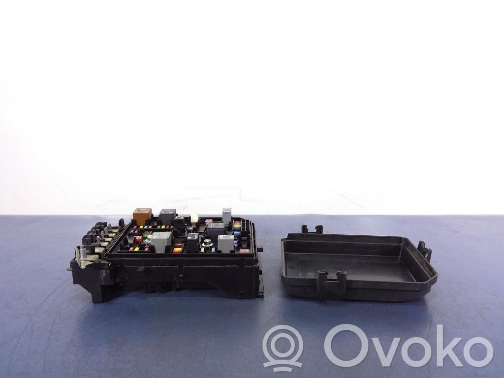 Opel Astra K Juego de caja de fusibles 