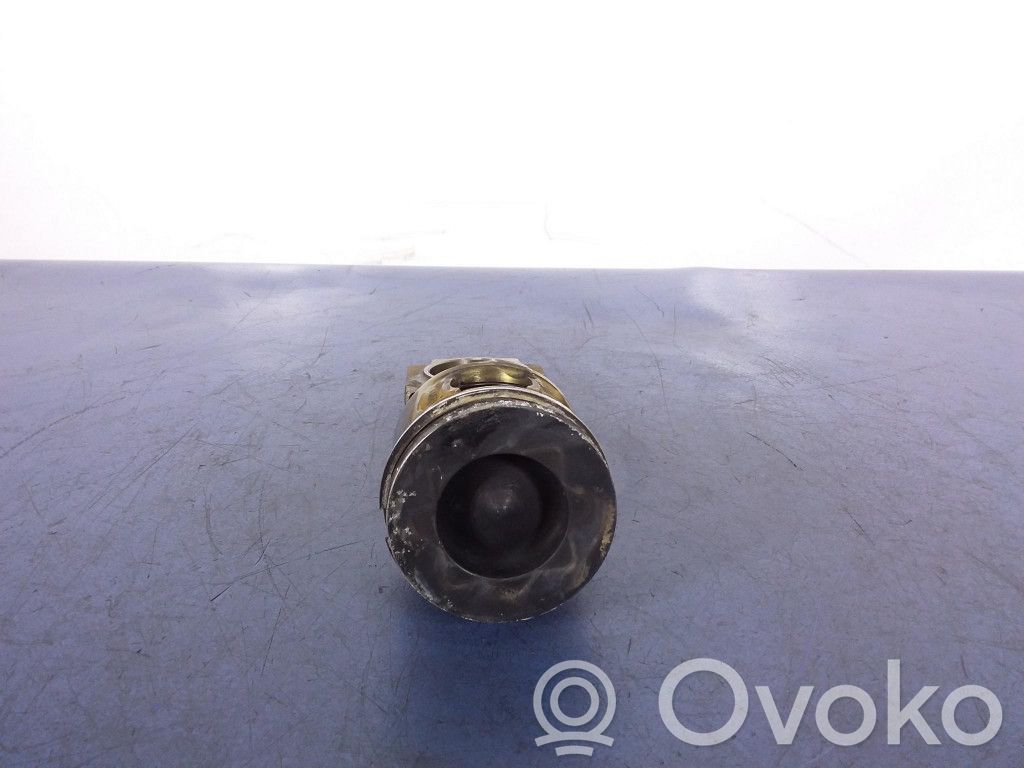 Piston