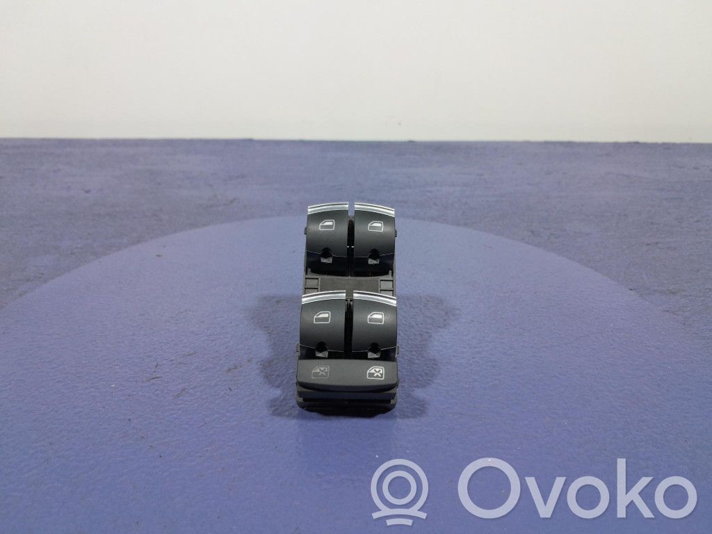 Audi A3 S3 8P Electric window control switch 