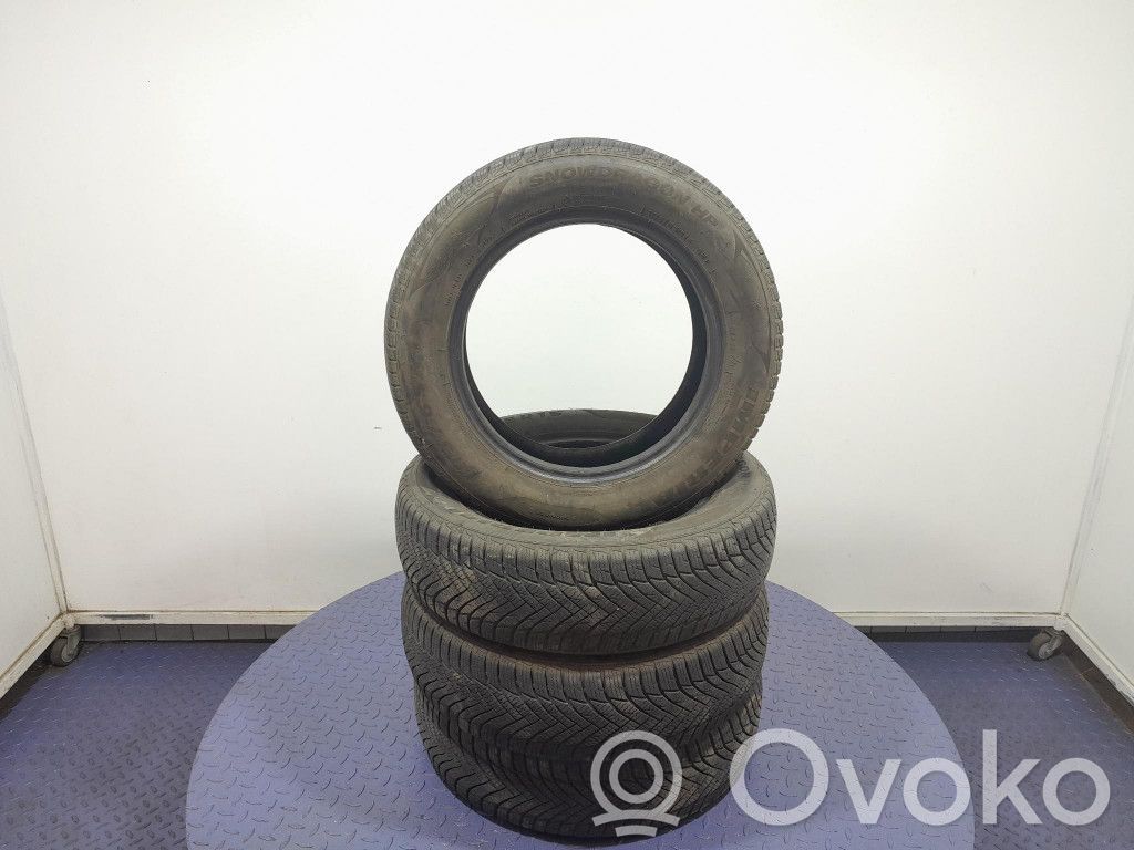 Toyota Corolla E120 E130 Pneumatico invernale R17