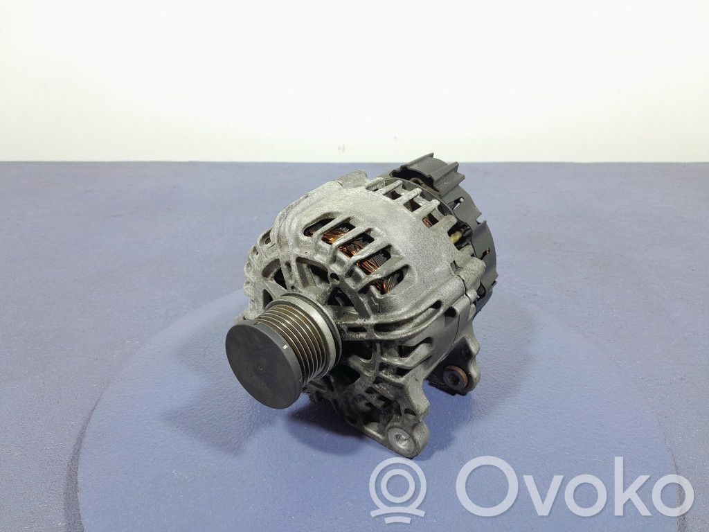 Audi A5 8T 8F Ģenerators 