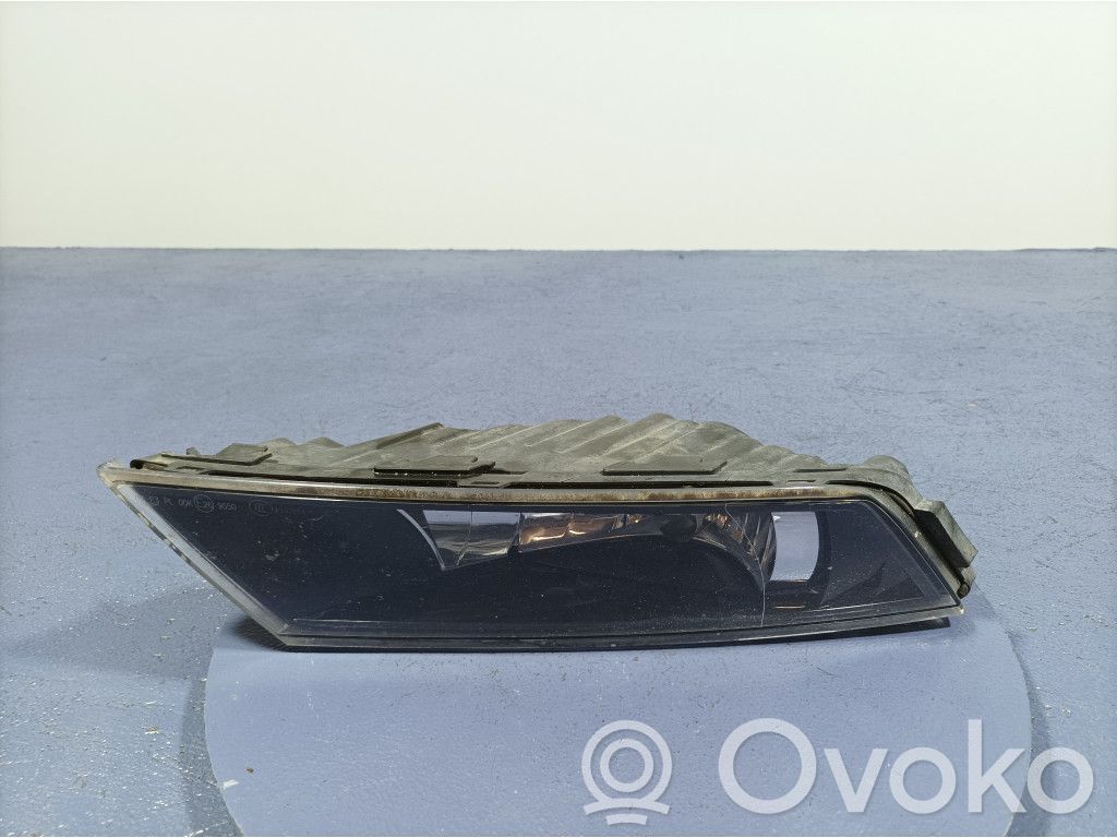 Skoda Superb B8 (3V) Etusumuvalo 