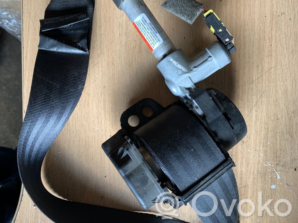 Volvo S60 Cinturón trasero 