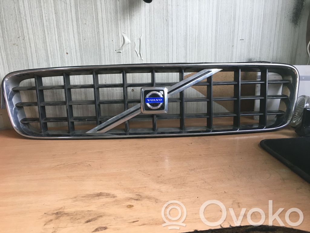 Volvo XC90 Front bumper upper radiator grill 
