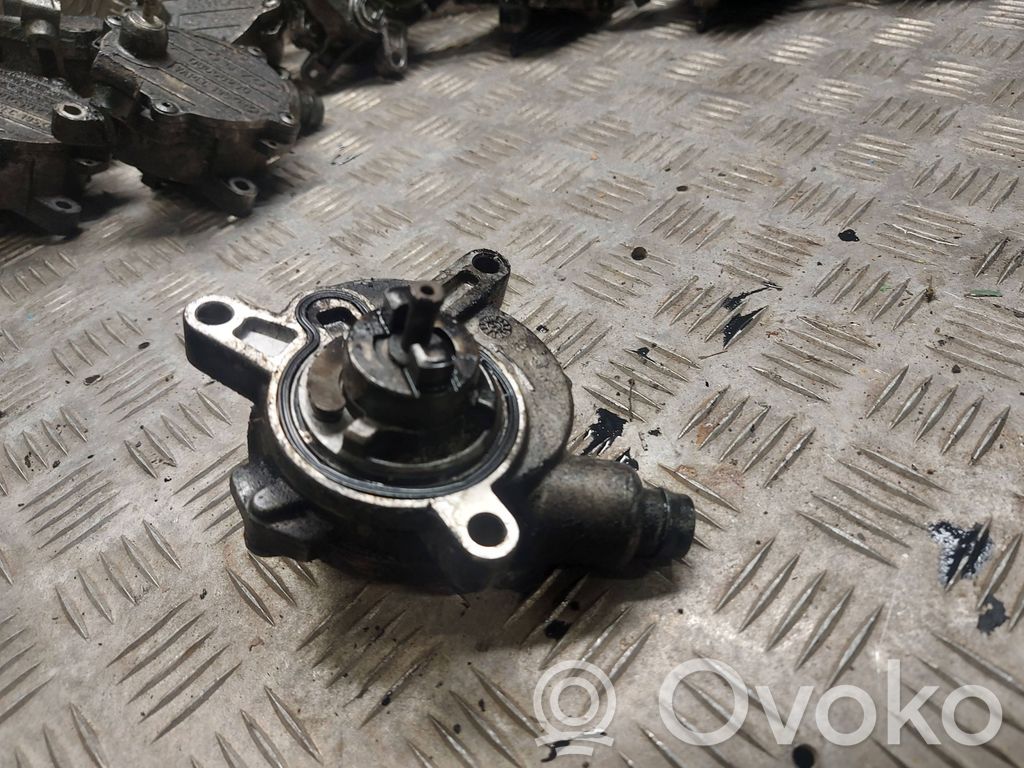 Bomba de vacío   30677904,08699237,30731825,31219463,8658230