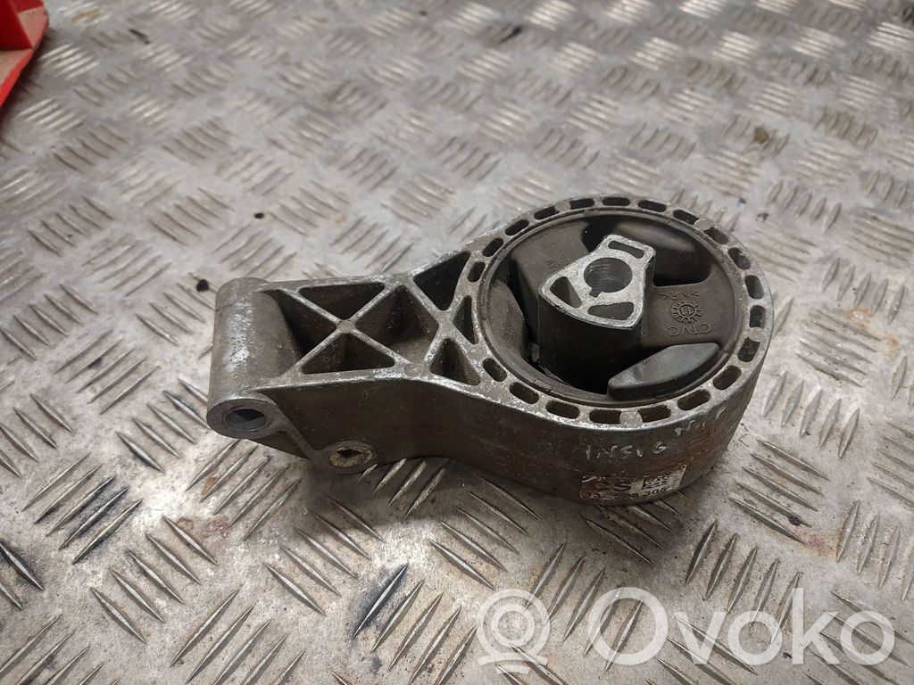 Opel Insignia A Engine mount bracket 