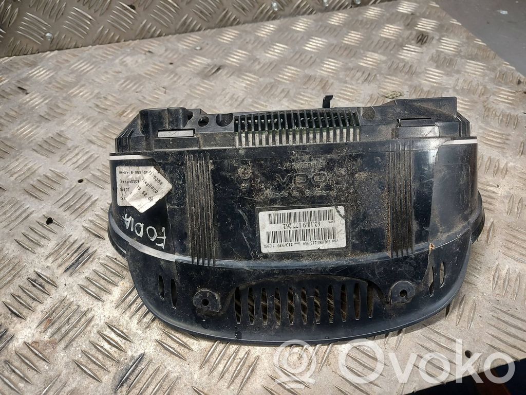 Speedometer (instrument cluster)   6210177262