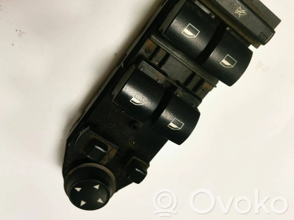 Electric window control switch   6951910,MT164300108,391541A03
