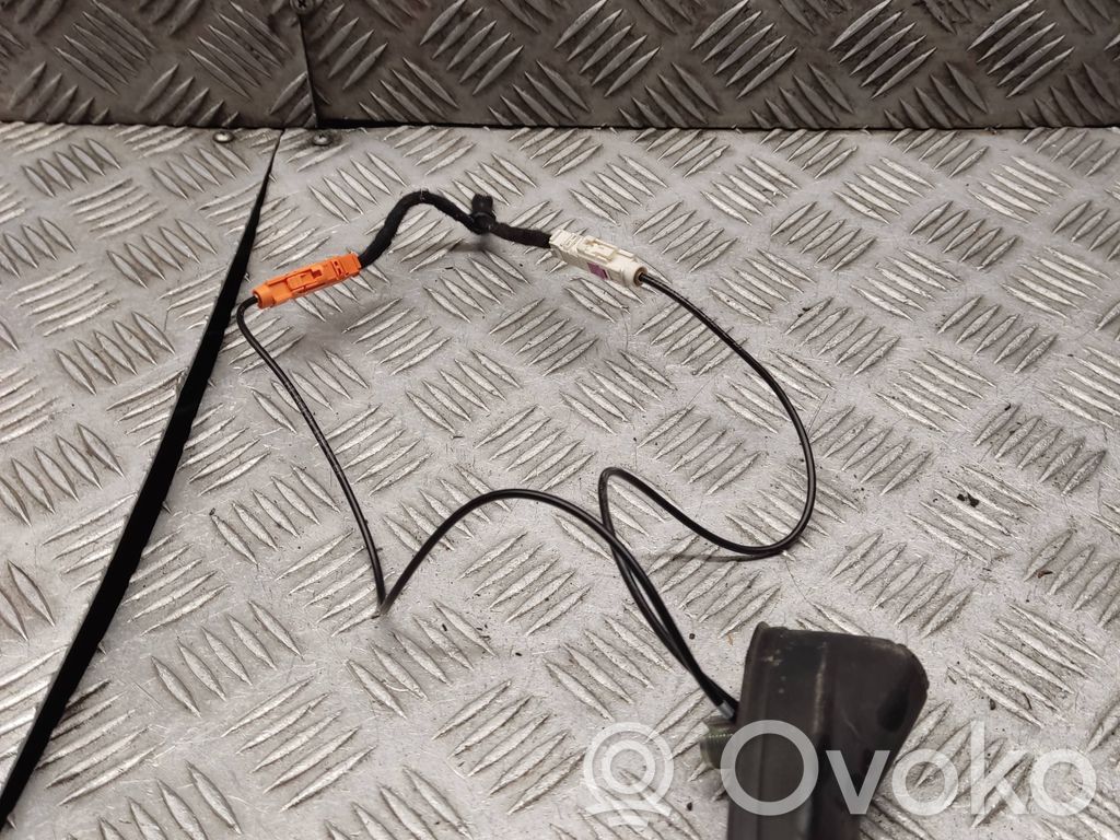 Opel Corsa F Radion antenni 