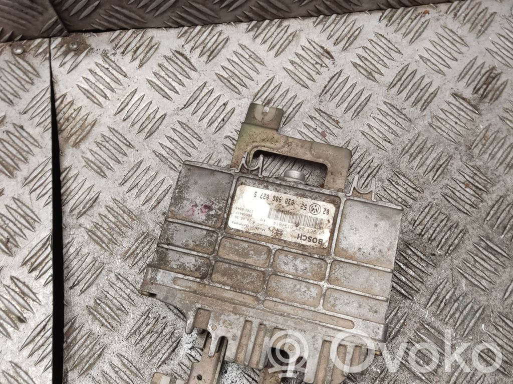 Volkswagen Golf III Engine control unit/module 