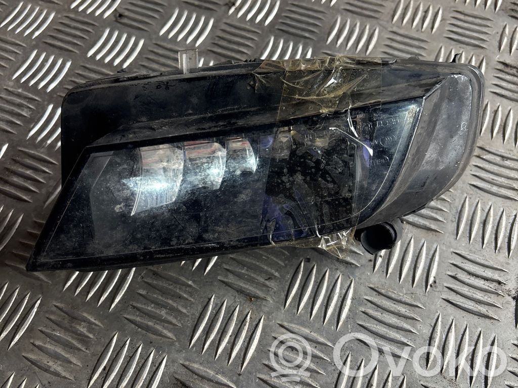 Audi A4 S4 B8 8K Światło przeciwmgłowe przednie 