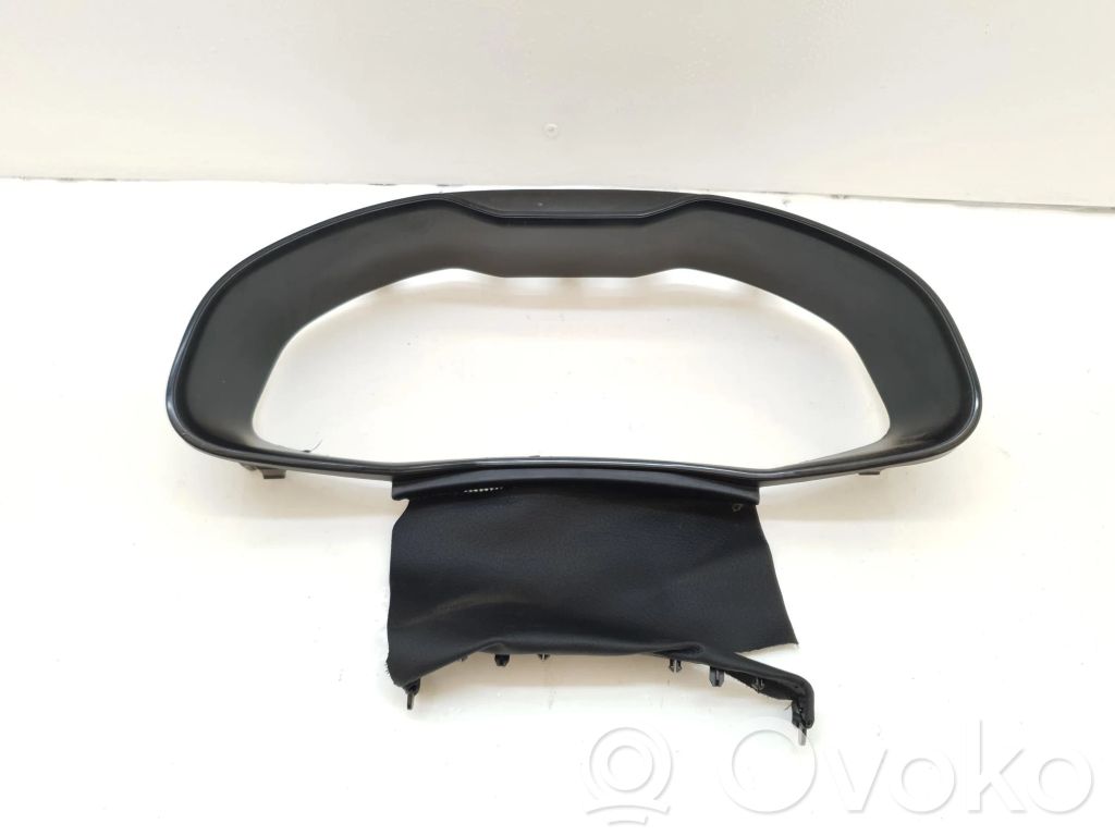 Skoda Scala Head up display trim 