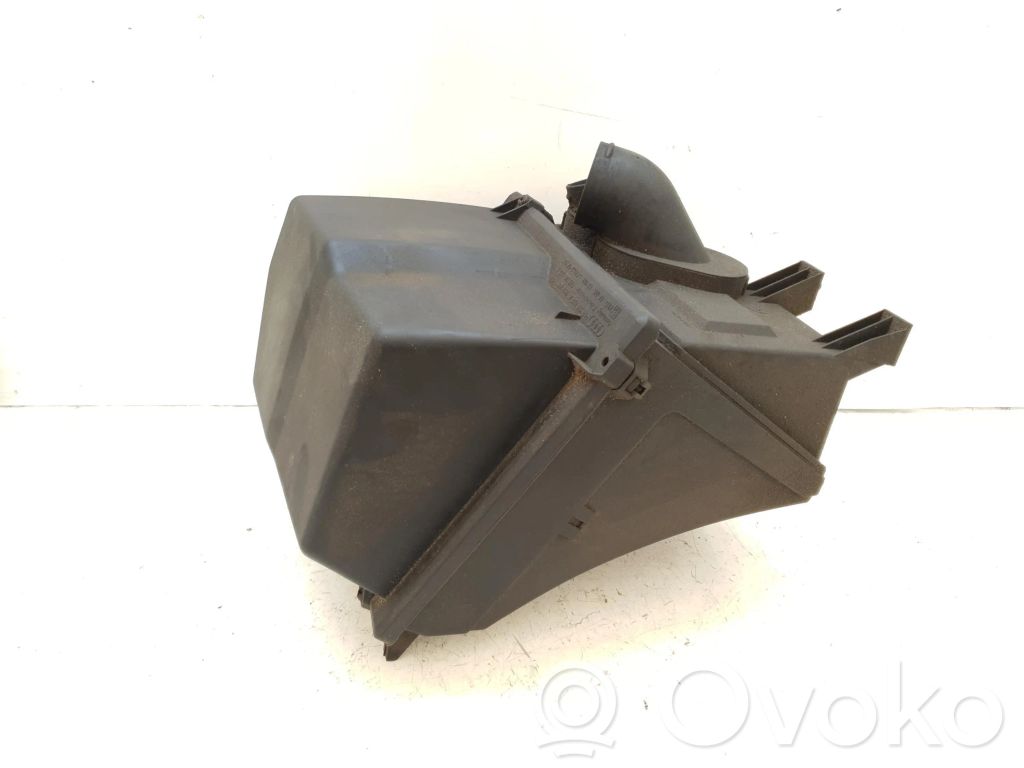Boîtier de filtre à air   059133837A,059133837A,059133837A