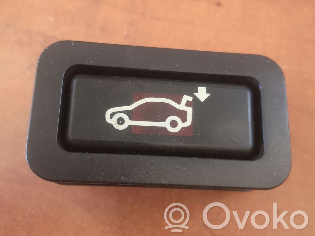 Tailgate opening switch   8375580