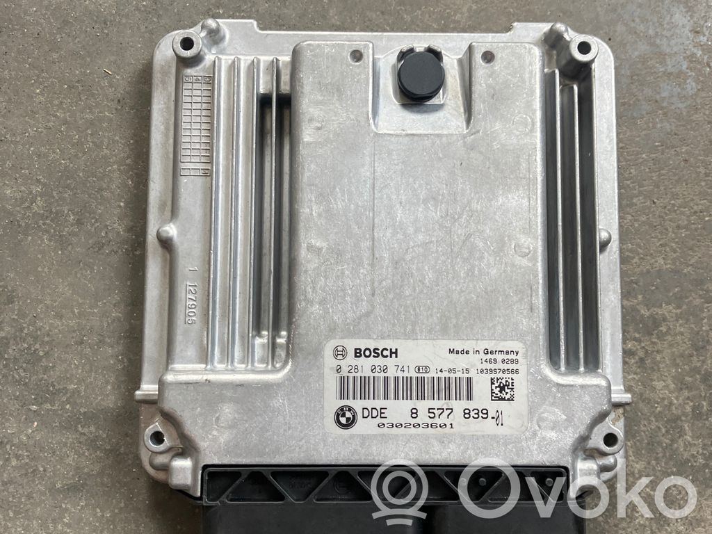 BMW 5 F10 F11 Engine control unit/module 