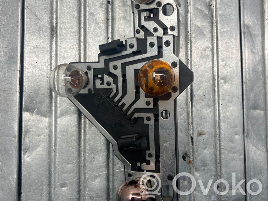BMW 1 E81 E87 Aizmugures spuldzes vāka turētājs 
