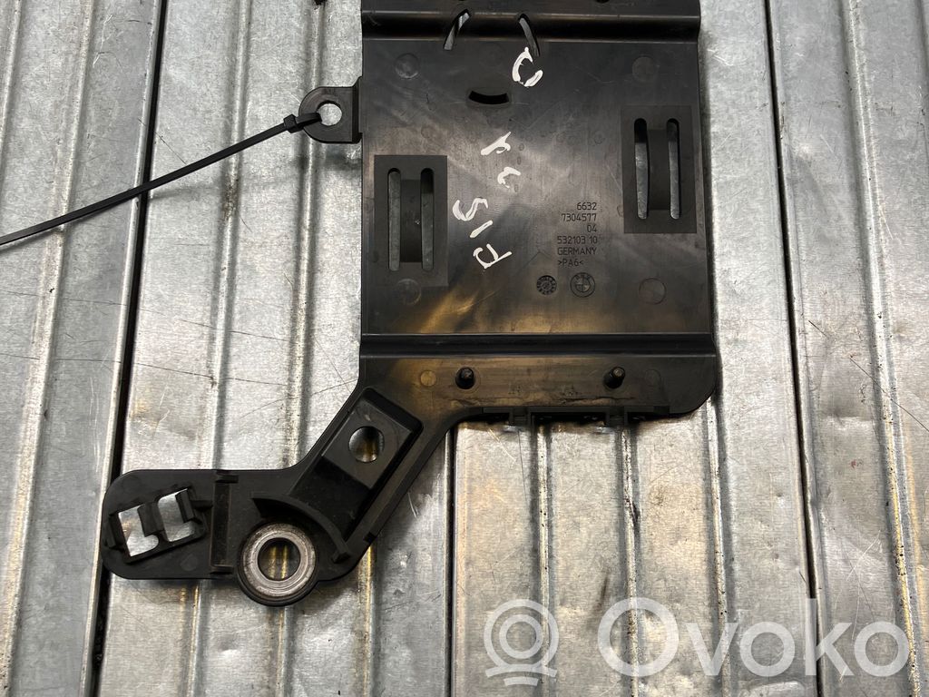 BMW X5 F15 Cita veida dzinēja nodalījuma detaļa 