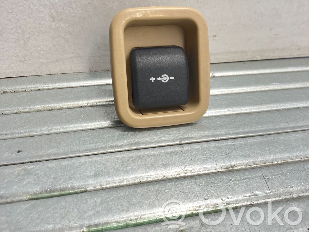BMW 3 F30 F35 F31 Priză 12 V (spate) 