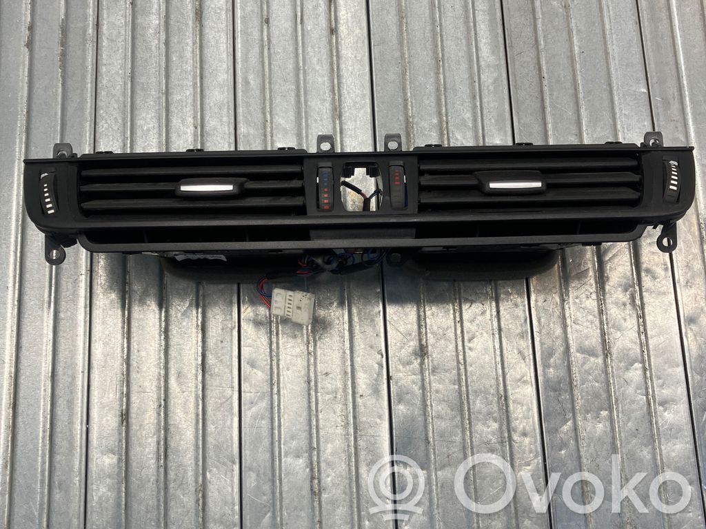 BMW X5 F15 Dysze / Kratki środkowego nawiewu deski rozdzielczej 