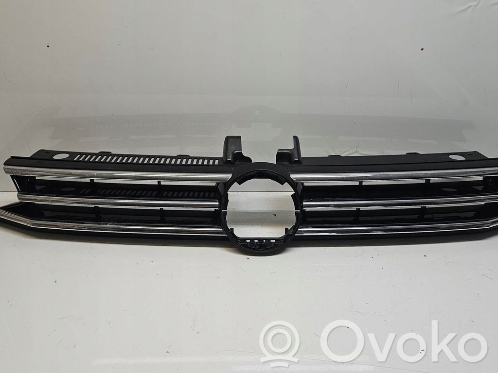 Volkswagen Touran III Maskownica / Grill / Atrapa górna chłodnicy 