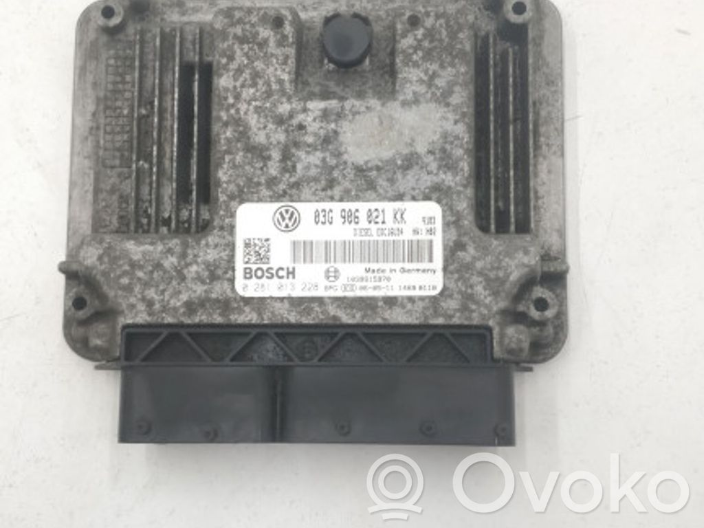 Volkswagen Golf V Engine control unit/module 