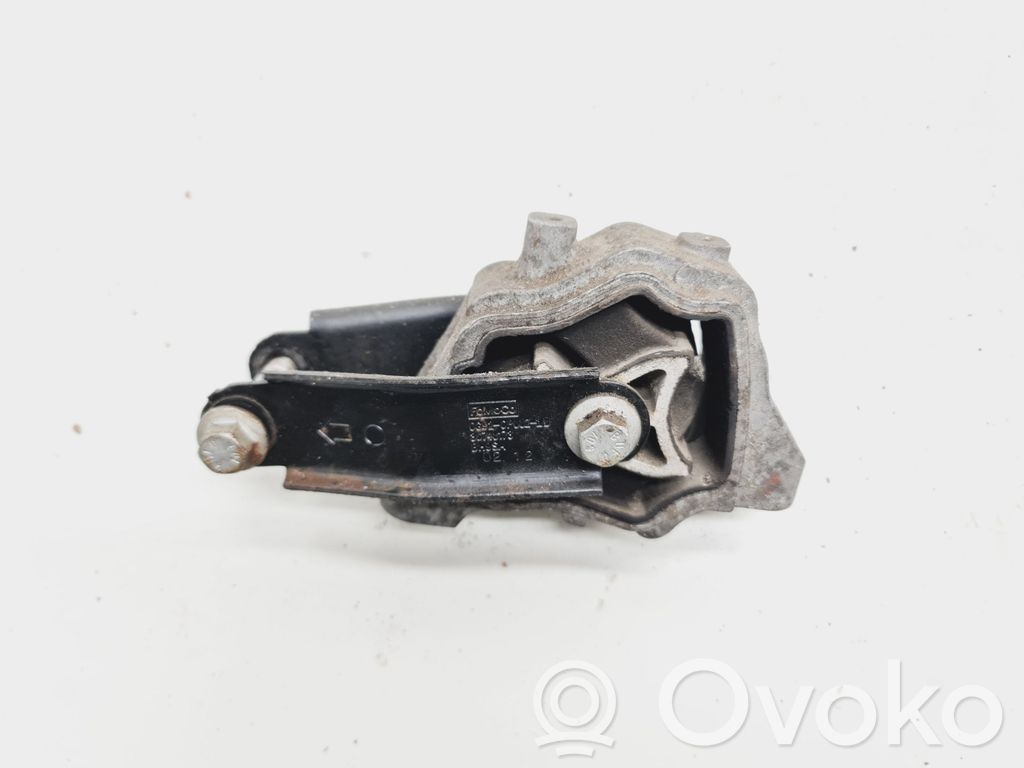 Volvo S60 Engine mount bracket 