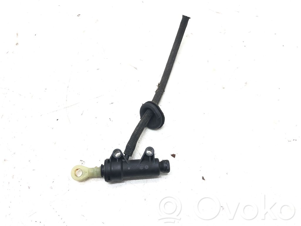 BMW X3 F25 Cilindro maestro de embrague 
