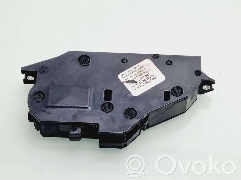 Glove box lock   7161766