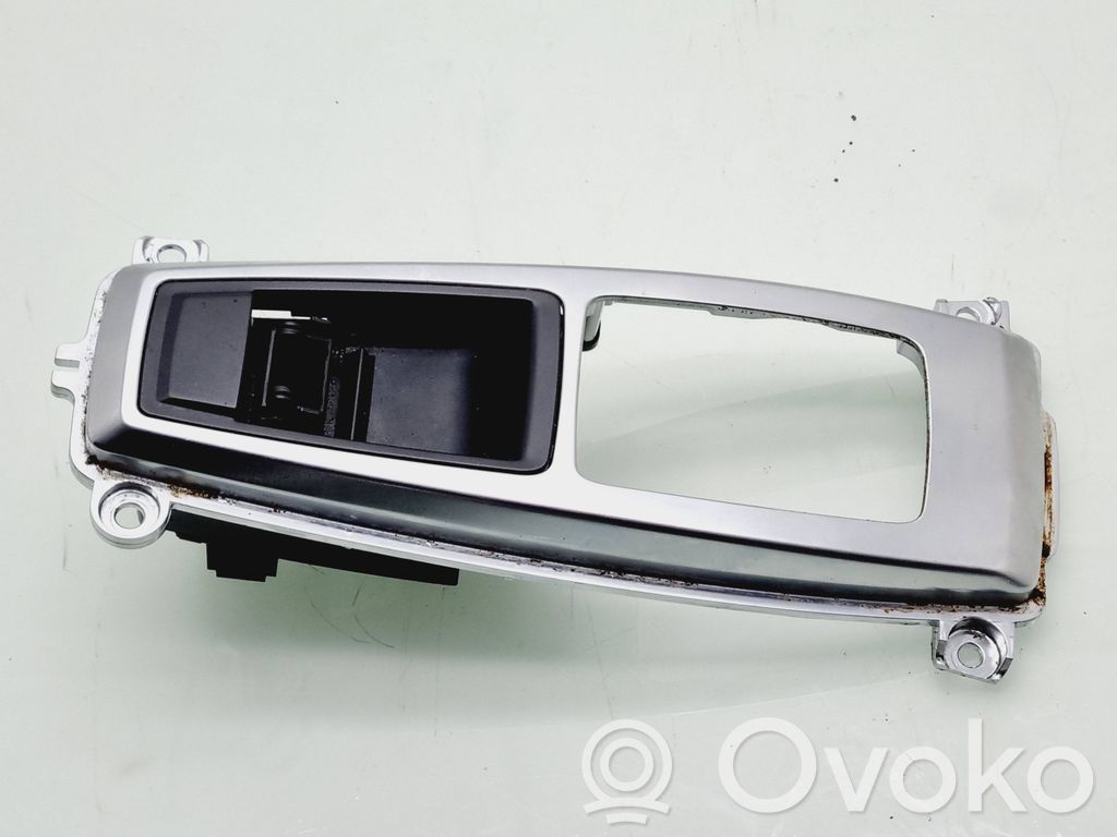 BMW X5 E70 Consola de plástico de la palanca de cambios 