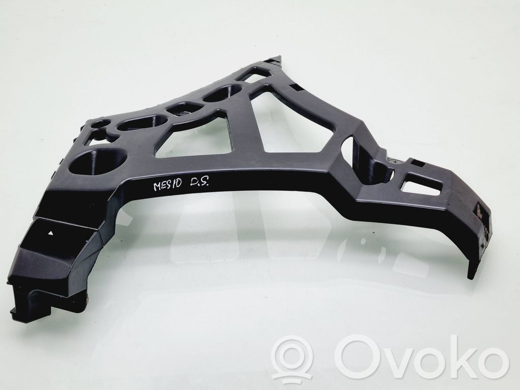 Renault Megane III Soporte de montaje del parachoques trasero 