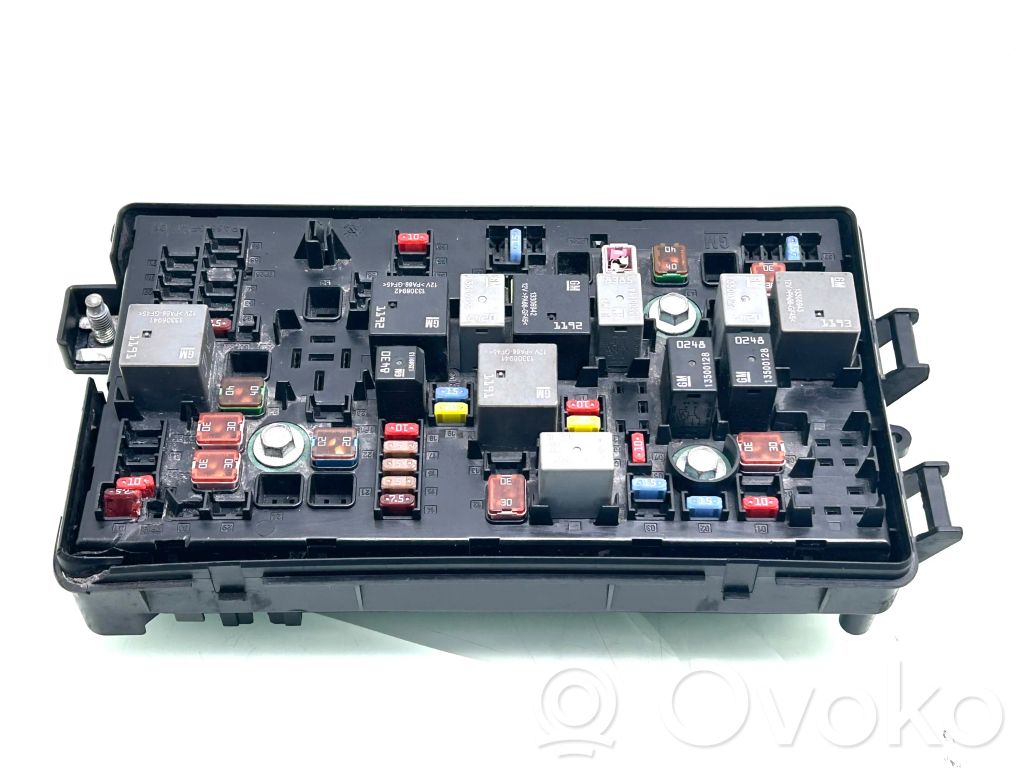 Chevrolet Camaro Fuse module 