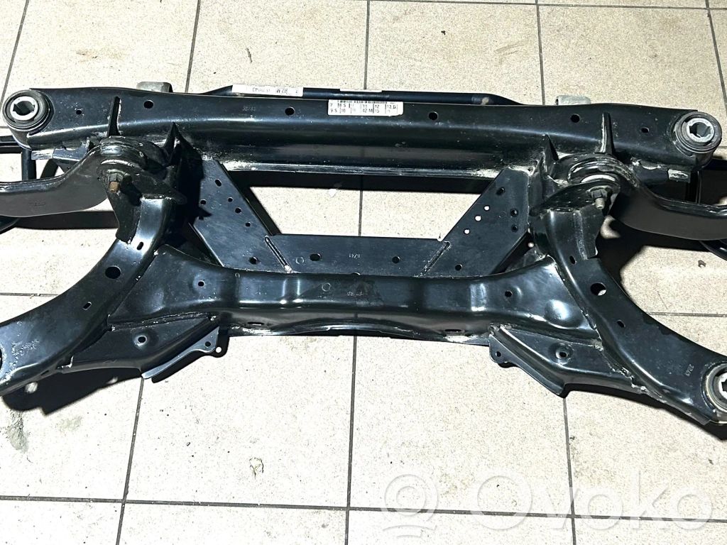 Ford Focus Galinis traversas 