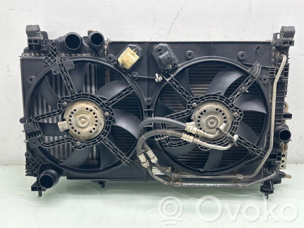 Opel Meriva B Комплект радиатора 