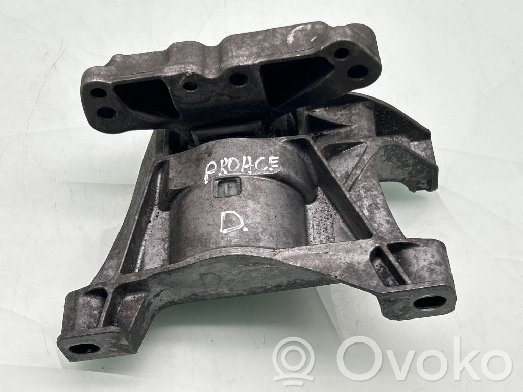 Toyota Proace Engine mount bracket 