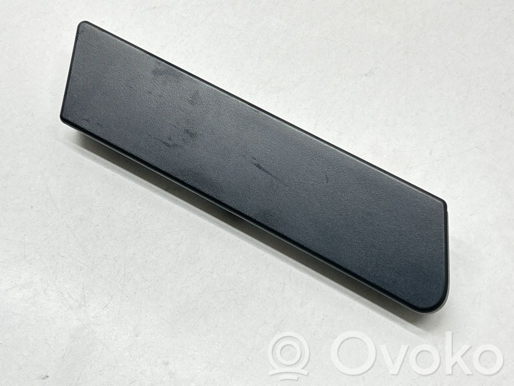 Nissan e-NV200 Fender end trim 