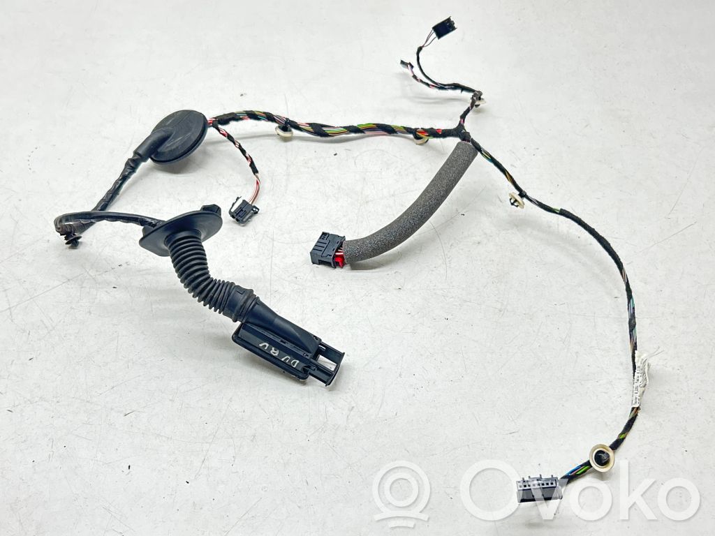 Skoda Octavia Mk3 (5E) Aizmugurējo durvju vadu instalācija 
