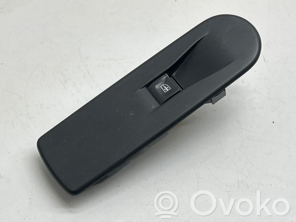 Renault Captur Electric window control switch 