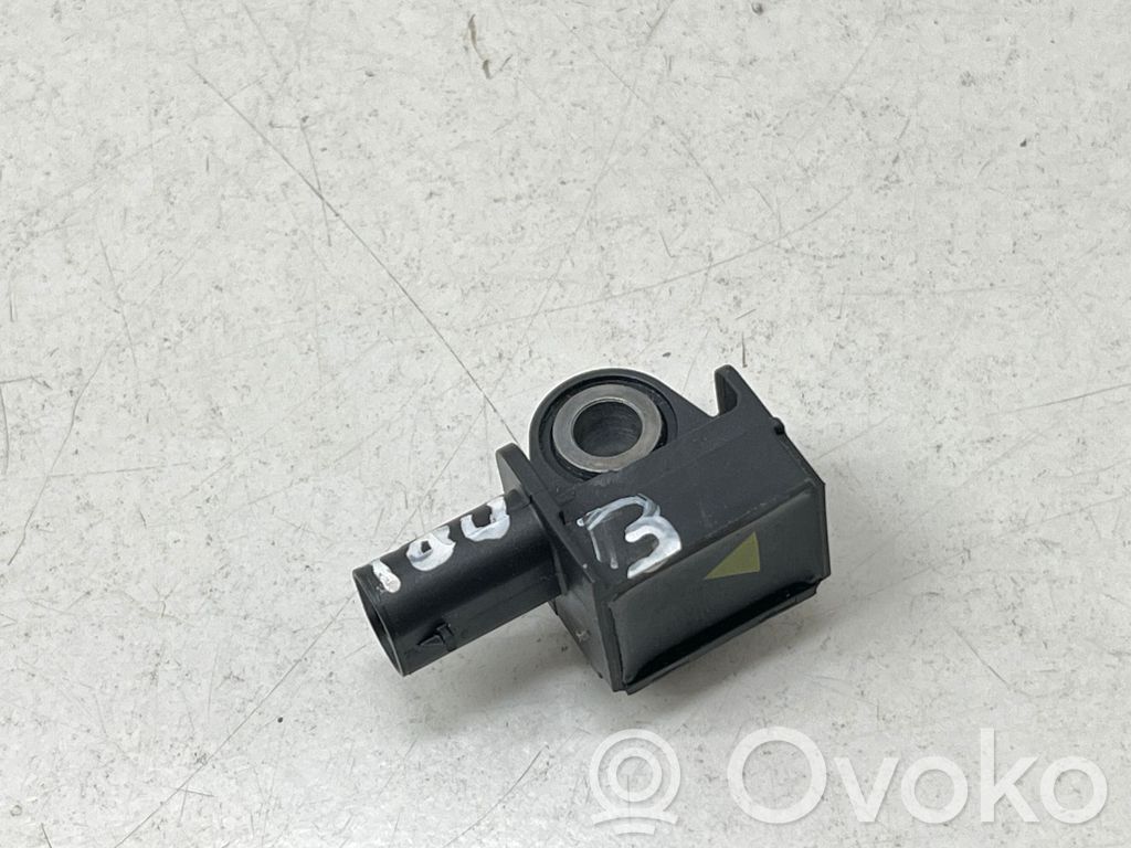 Volkswagen Touran III Airbag deployment crash/impact sensor 