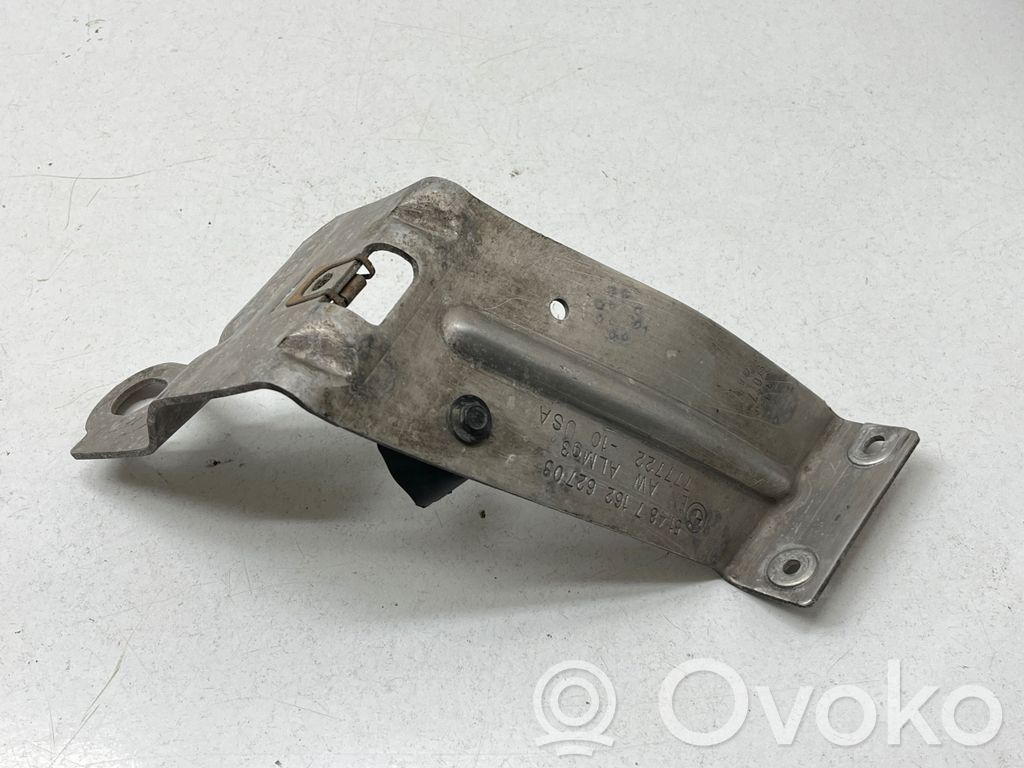 BMW X5 E70 Kita variklio skyriaus detalė 