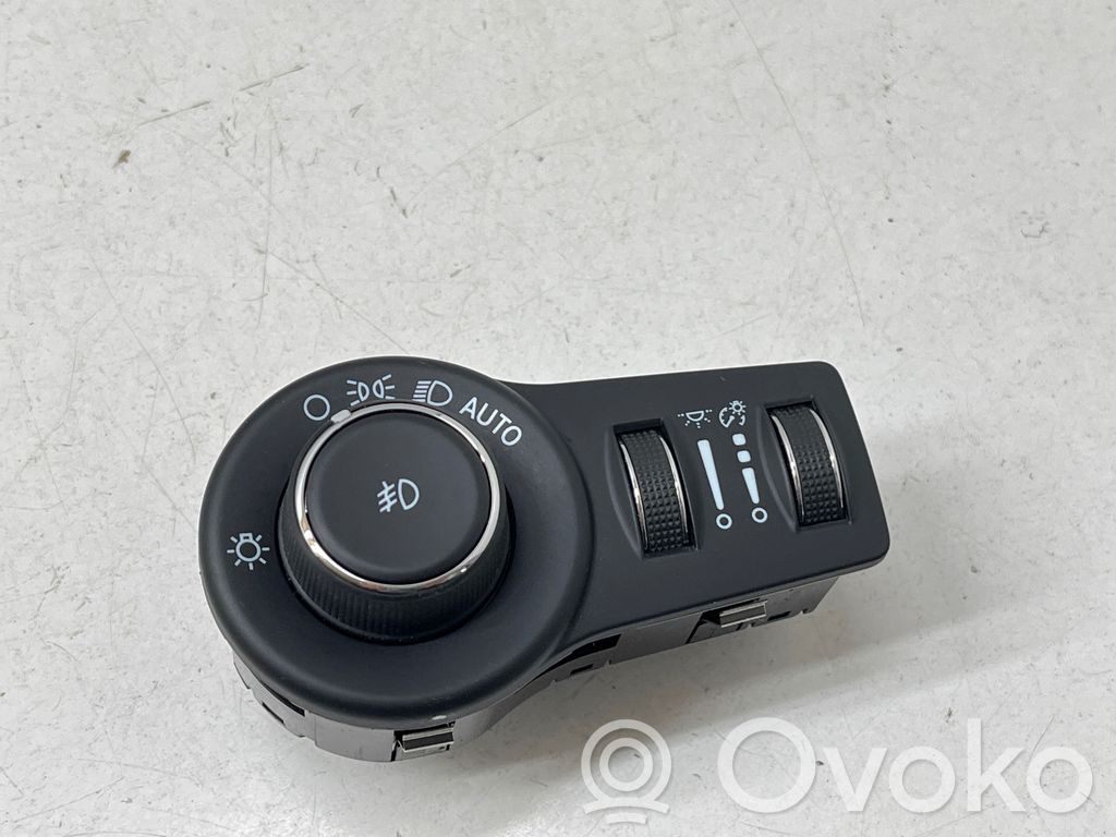 Chrysler Pacifica Light switch 