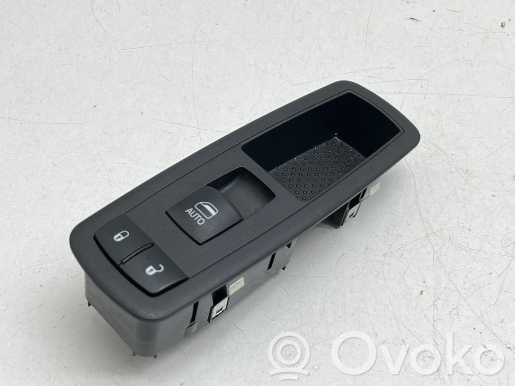 Chrysler Pacifica Electric window control switch 