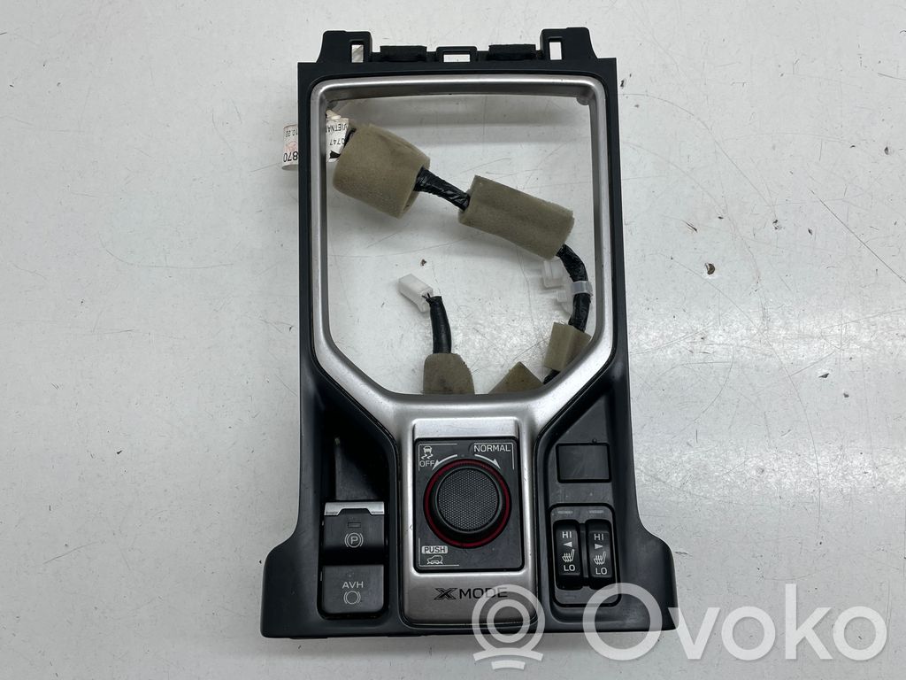 Subaru Forester SK Otros elementos de la consola central (túnel) 