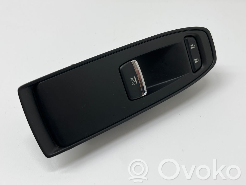 Subaru XV II Electric window control switch 