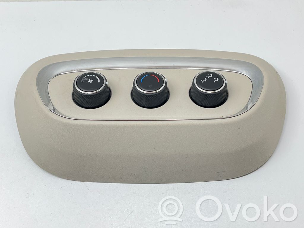 Dodge Durango III Climate control unit 