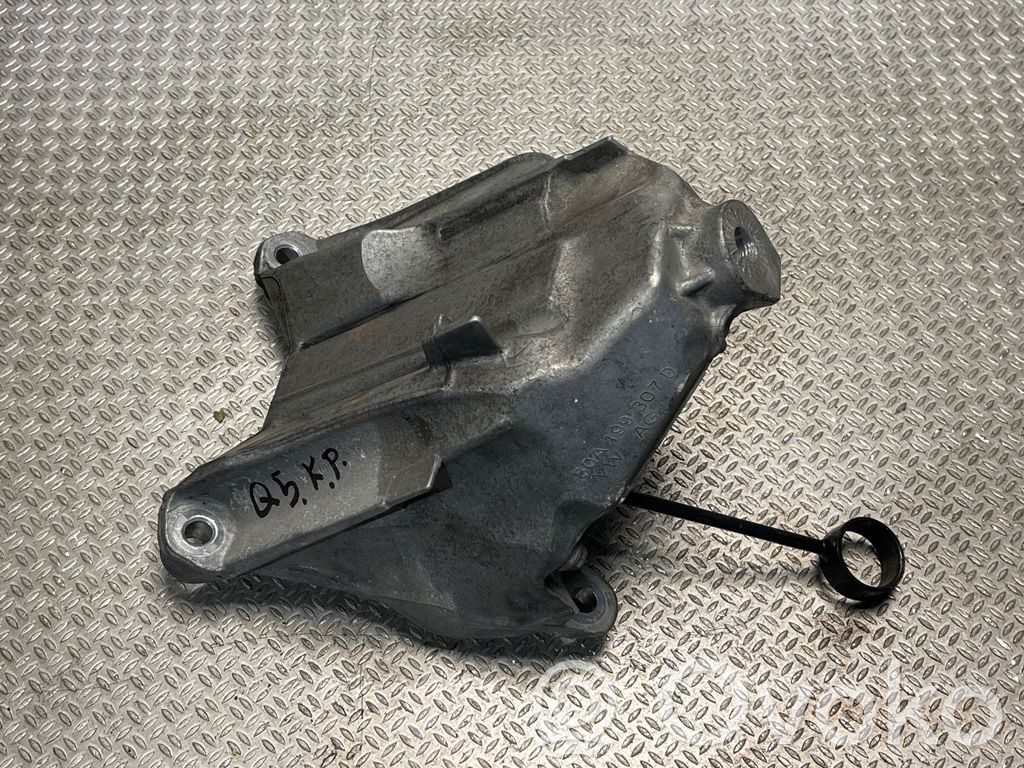 Engine mount bracket   80A199307D