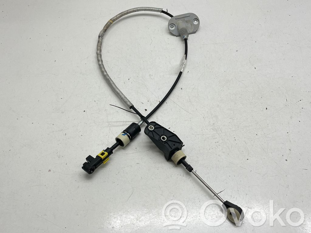 Volvo S60 Gear shift cable linkage 